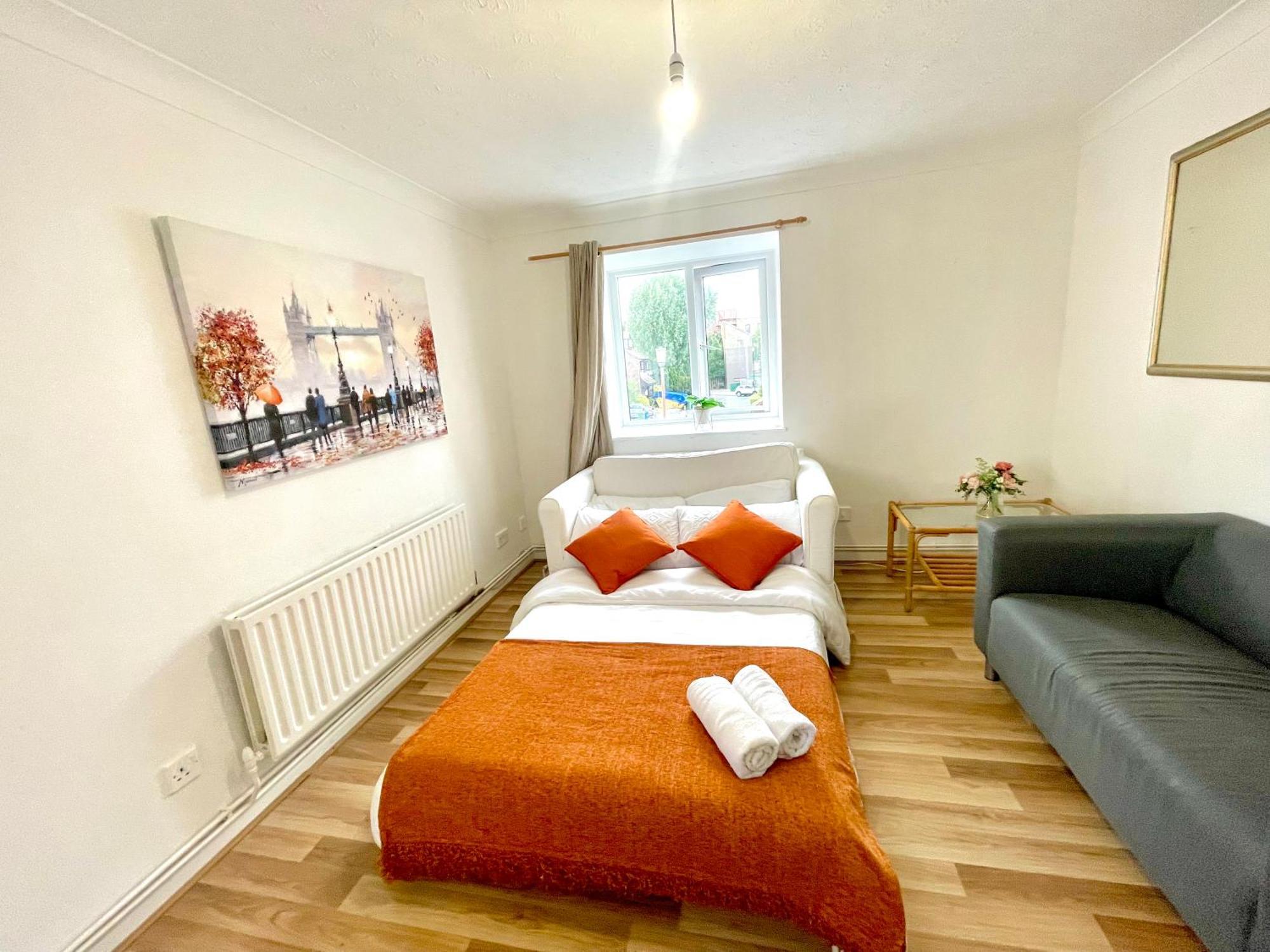 Canada Water Private 2 Beds Flat