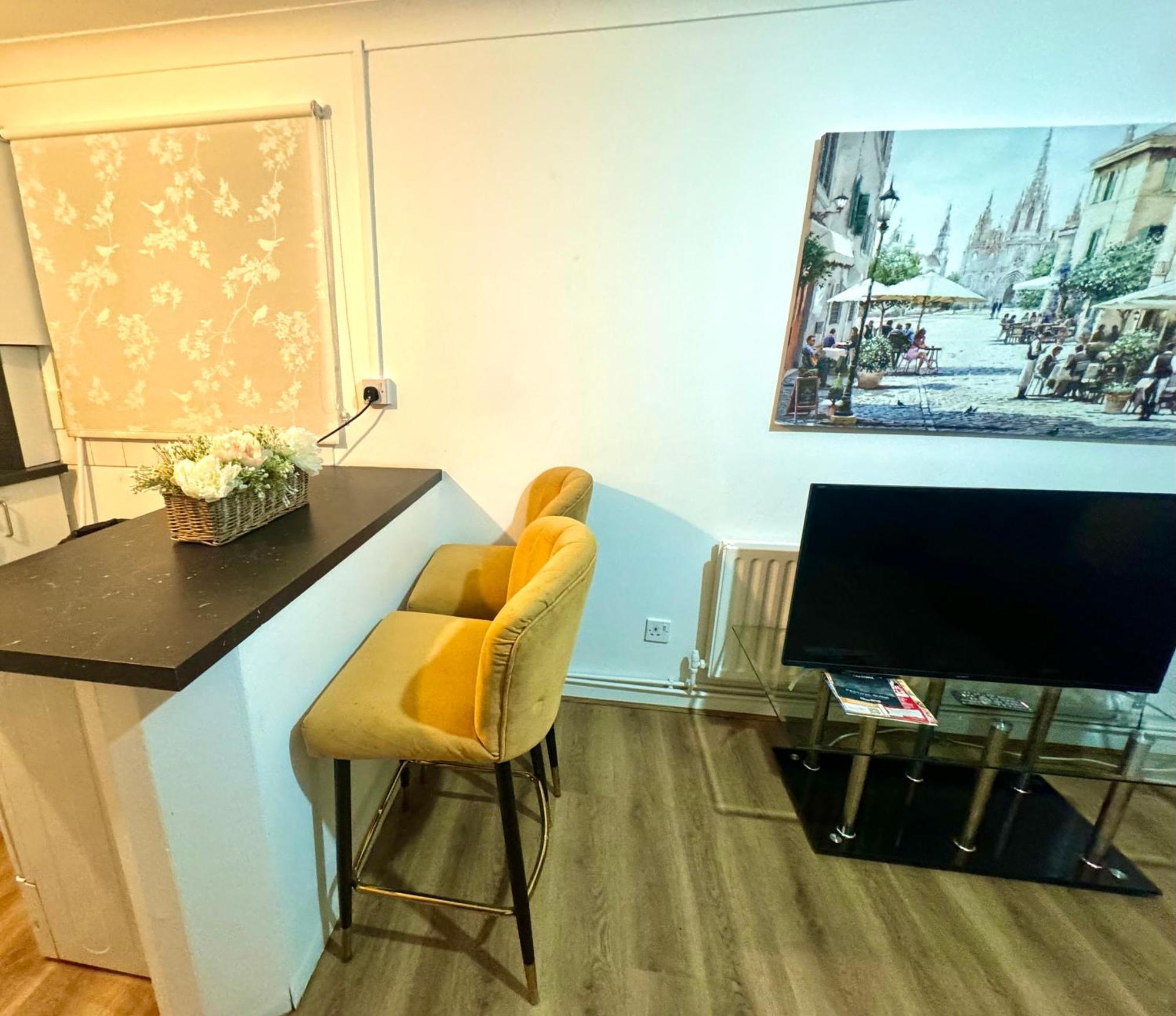 Canada Water Private 2 Beds Flat *